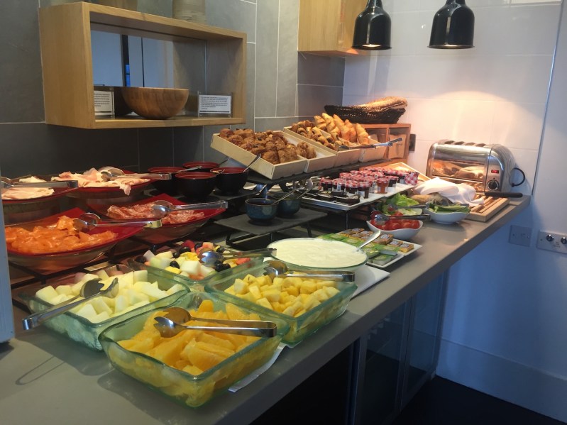 The Hilton Executive Lounge, London @ breakfast